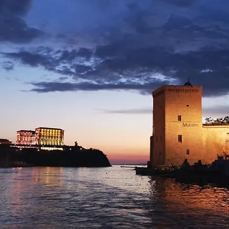 Appartement Les Pieds Dans L'eau Sur L'ile Du Frioul Marseille